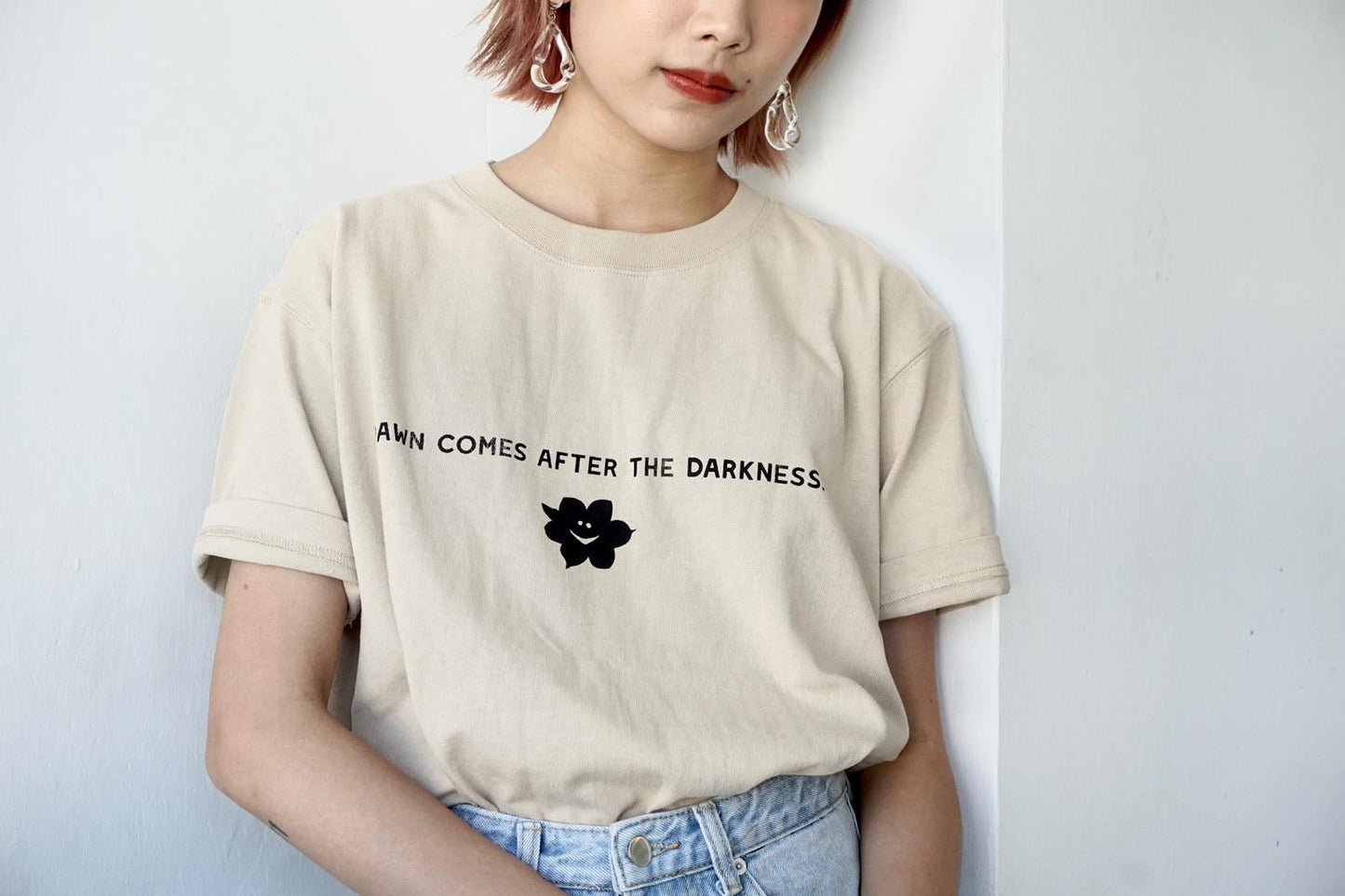 GOC US cotton "Dawn comes after the darkness" slogan T-shirt - Milk Tea