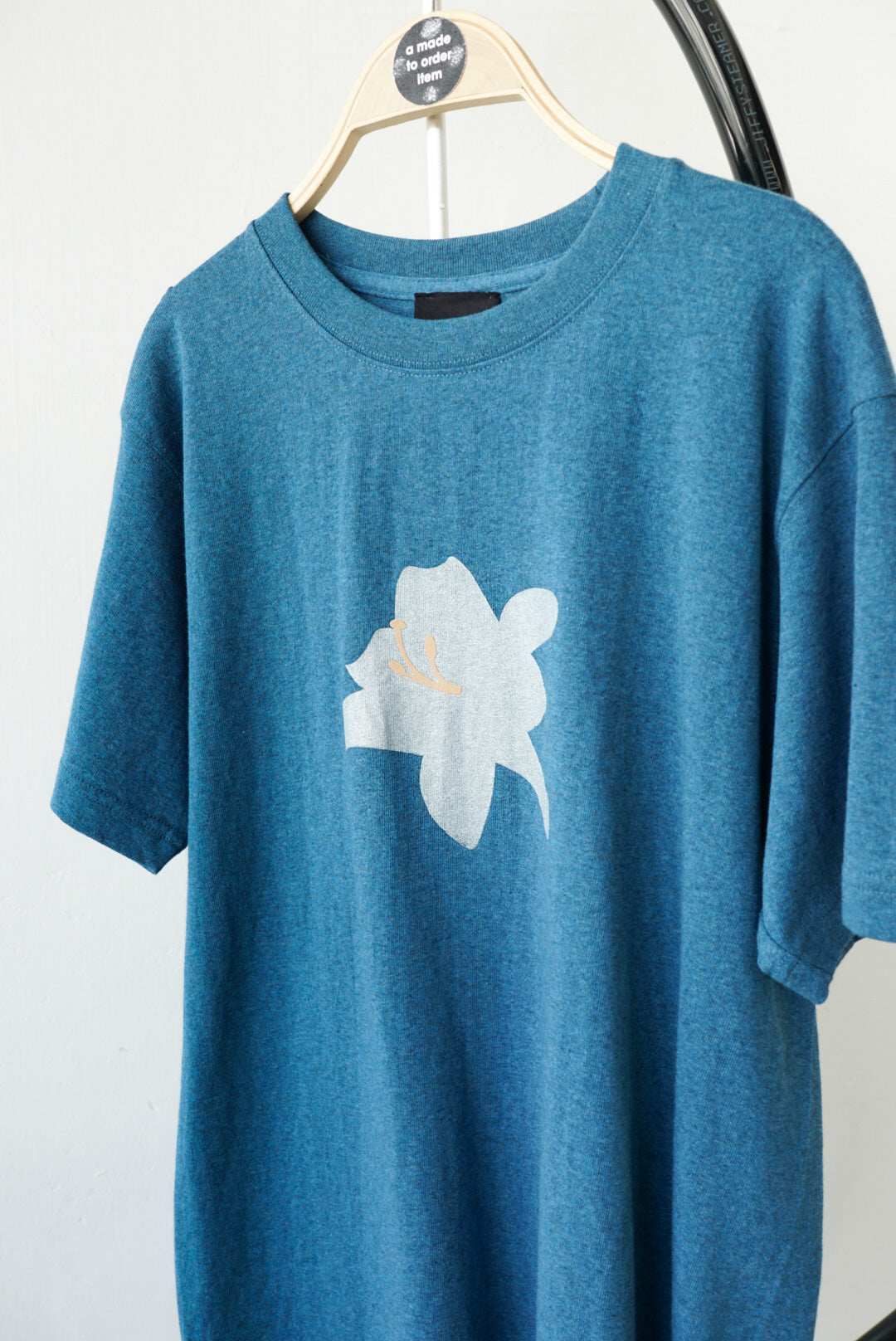 [Made to Order] GOC US Cotton seamless silver lily indigo T-shirt