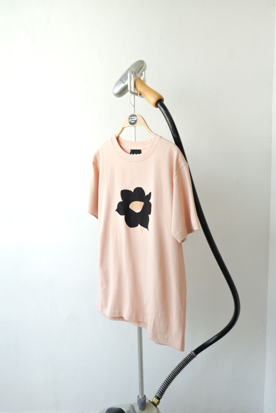 [Made to Order] GOC US Cotton seamless black daffodils pink T-shirt